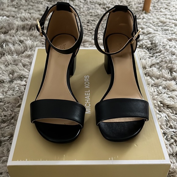 MICHAEL KORS  Black Leather Sandal - Picture 8 of 10